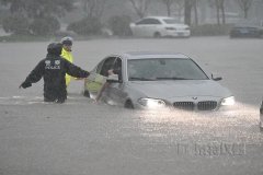 河南為何成為全國強降雨中心？